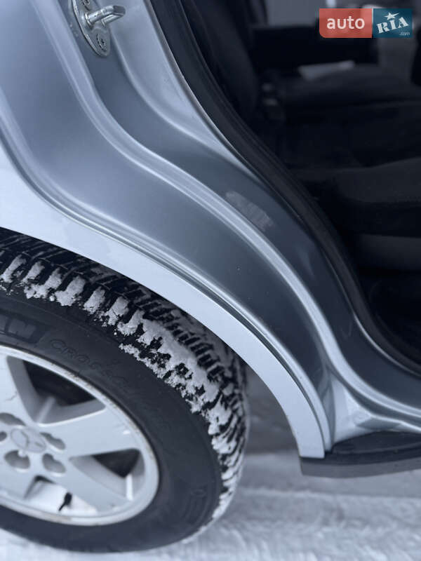 Позашляховик / Кросовер Mitsubishi Outlander XL 2008 в Броварах