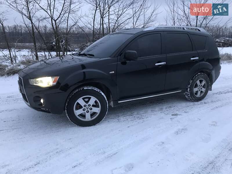 Внедорожник / Кроссовер Mitsubishi Outlander XL 2010 в Черновцах фото 8 Внедорожник / Кроссовер Mitsubishi Outlander XL 2010 в Черновцах