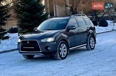 Внедорожник / Кроссовер Mitsubishi Outlander XL 2011 в Киеве