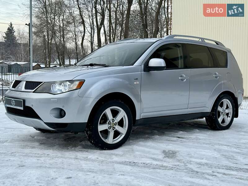 Внедорожник / Кроссовер Mitsubishi Outlander XL 2007 в Днепре