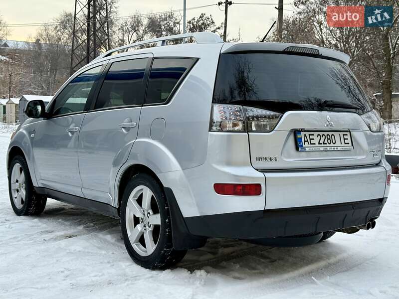 Внедорожник / Кроссовер Mitsubishi Outlander XL 2007 в Днепре