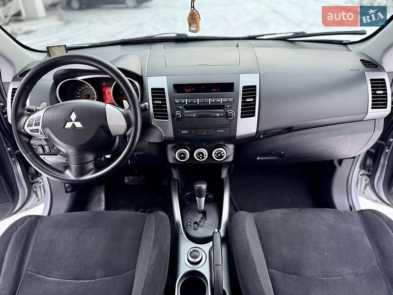 Внедорожник / Кроссовер Mitsubishi Outlander XL 2007 в Днепре