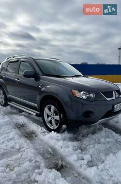 Внедорожник / Кроссовер Mitsubishi Outlander XL 2008 в Кременчуге