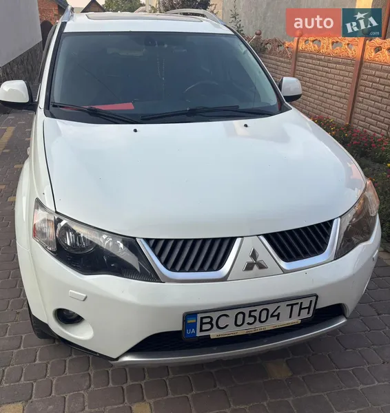 Mitsubishi Outlander XL