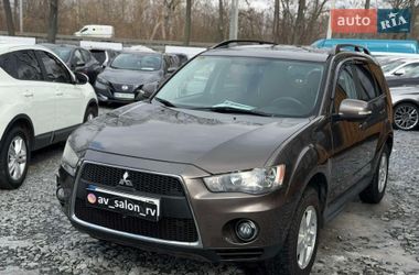 Внедорожник / Кроссовер Mitsubishi Outlander XL 2010 в Ровно