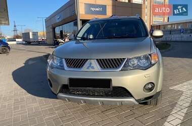 Внедорожник / Кроссовер Mitsubishi Outlander XL 2008 в Киеве
