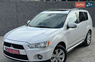 Позашляховик / Кросовер Mitsubishi Outlander XL 2010 в Луцьку