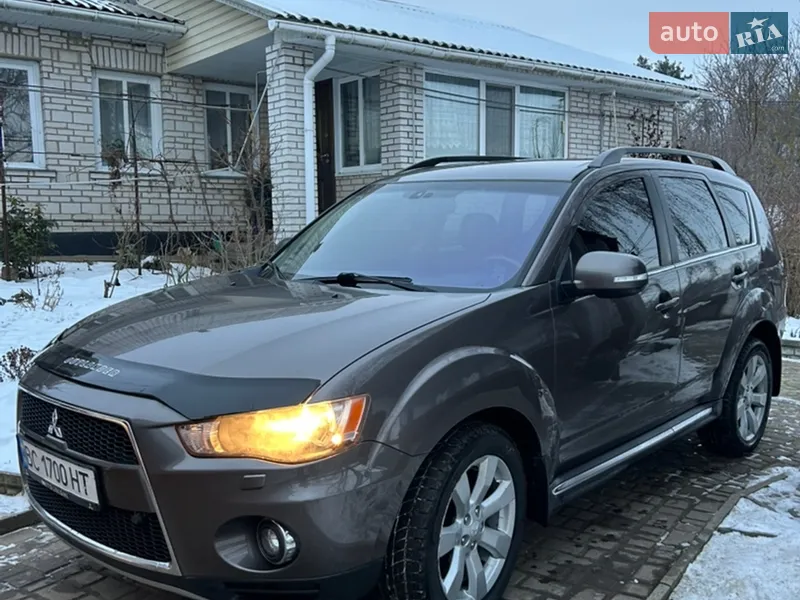 Mitsubishi Outlander XL