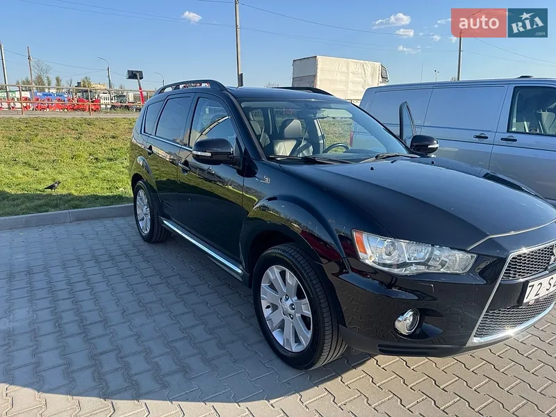 Mitsubishi Outlander XL