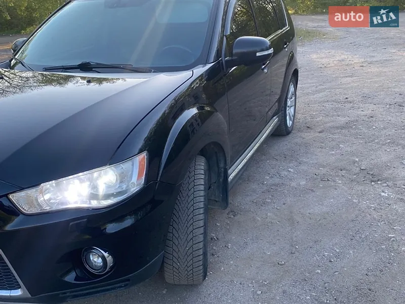 Mitsubishi Outlander XL