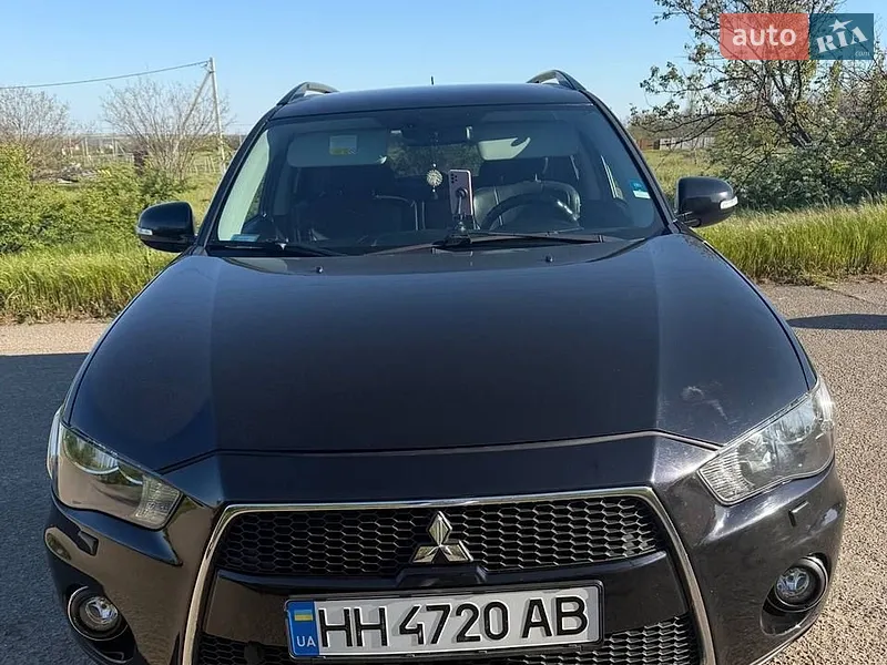 Mitsubishi Outlander XL