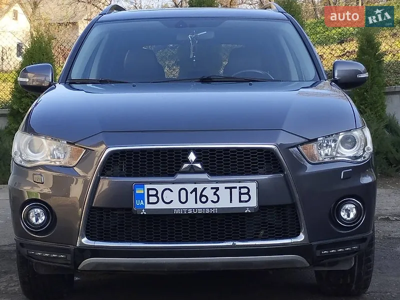Mitsubishi Outlander XL