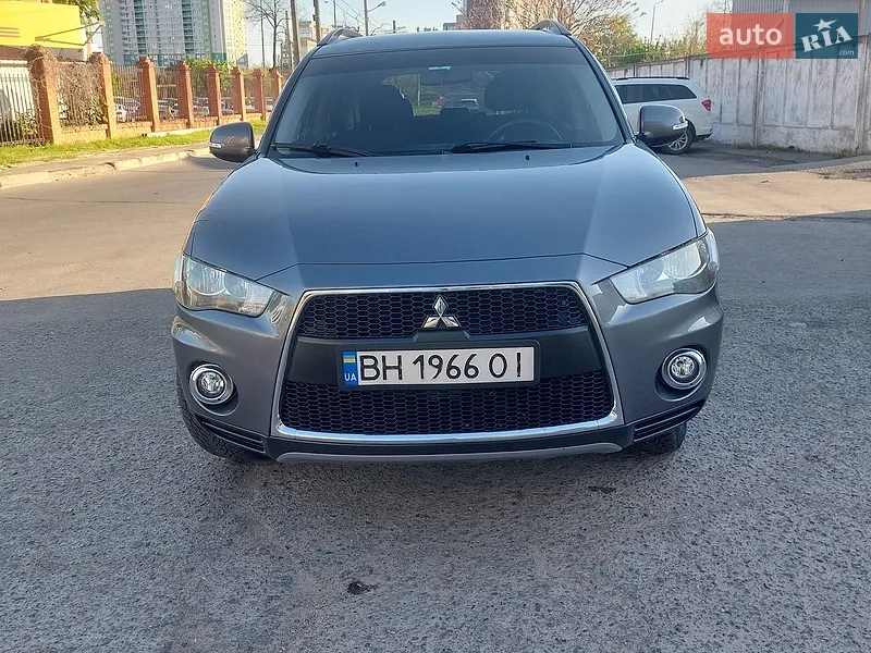 Mitsubishi Outlander XL