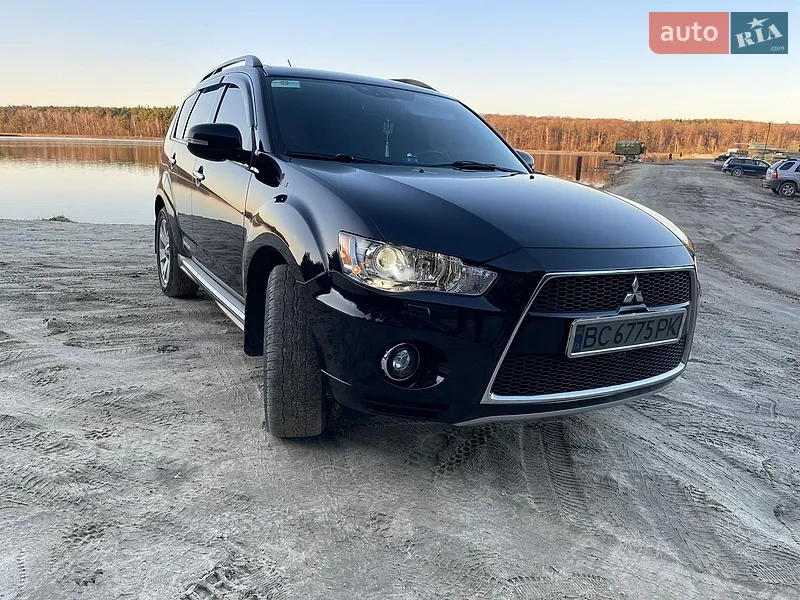 Mitsubishi Outlander XL
