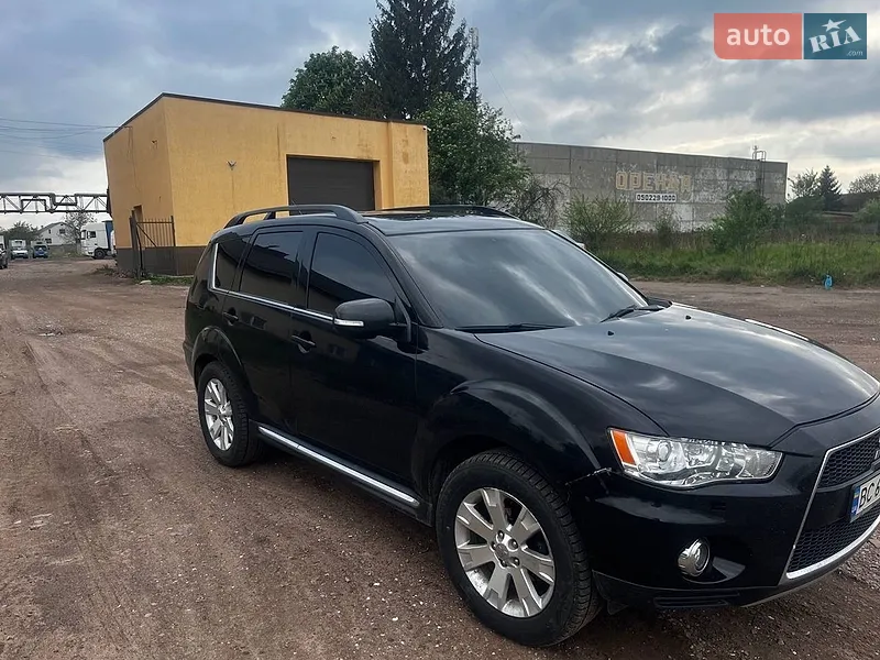 Mitsubishi Outlander XL 2012