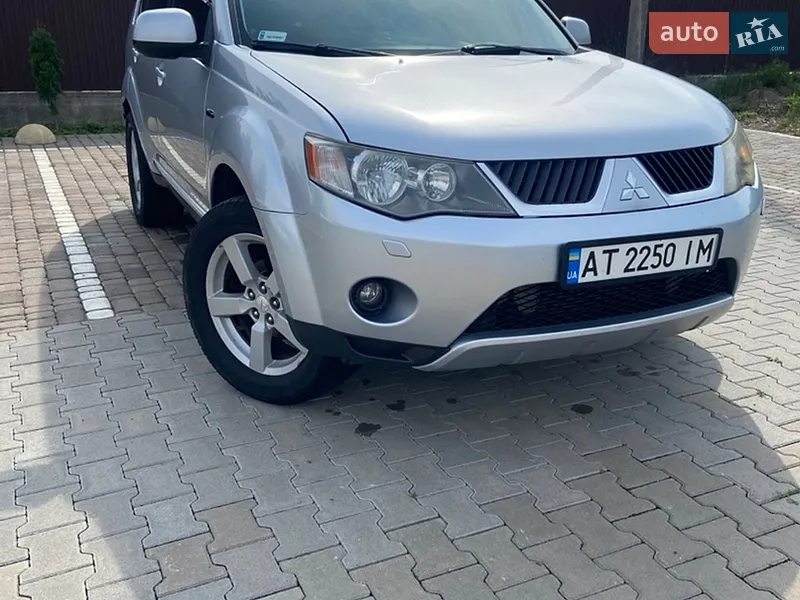 Mitsubishi Outlander XL