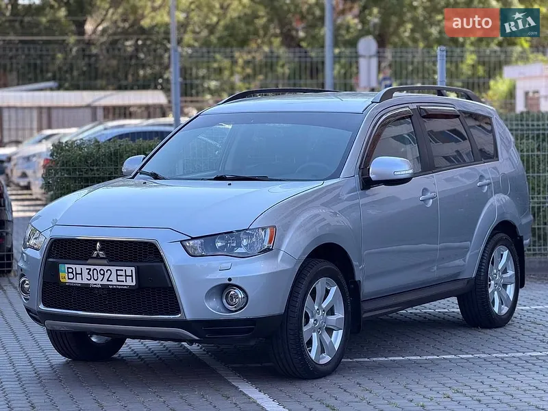 Mitsubishi Outlander XL 2011