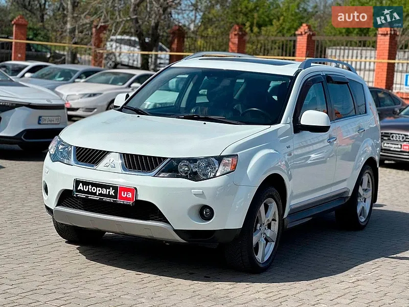 Mitsubishi Outlander XL
