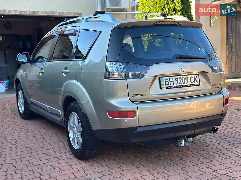 Mitsubishi Outlander XL