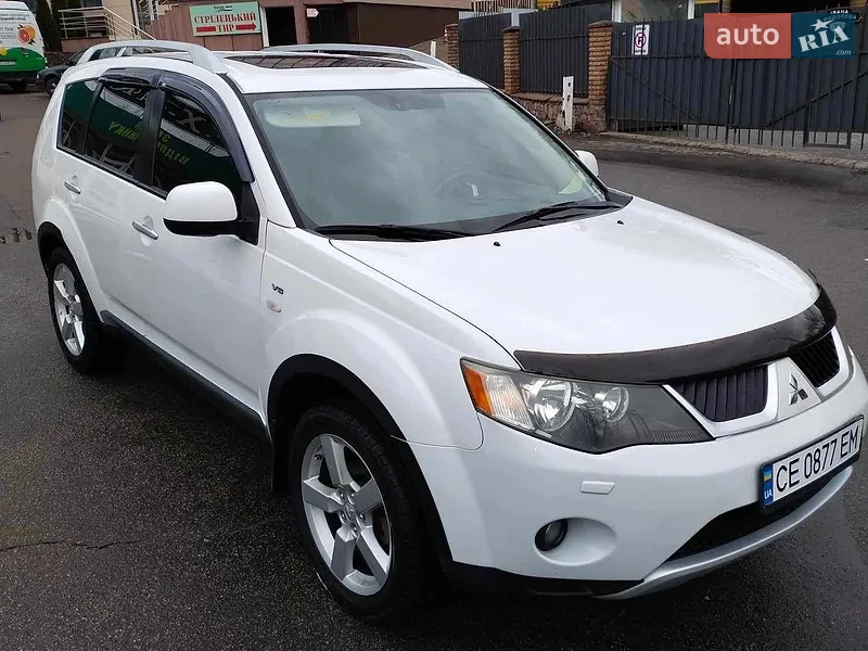 Mitsubishi Outlander XL