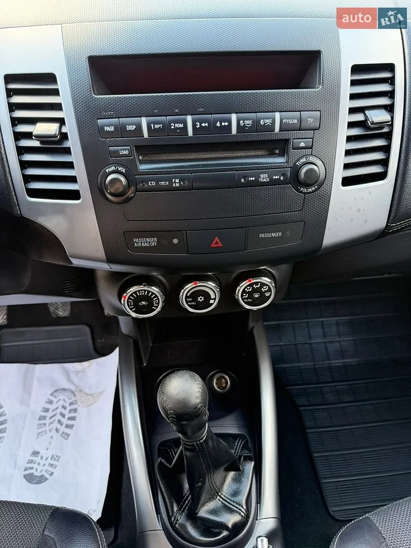 2011 Mitsubishi Outlander - мініатюра 27