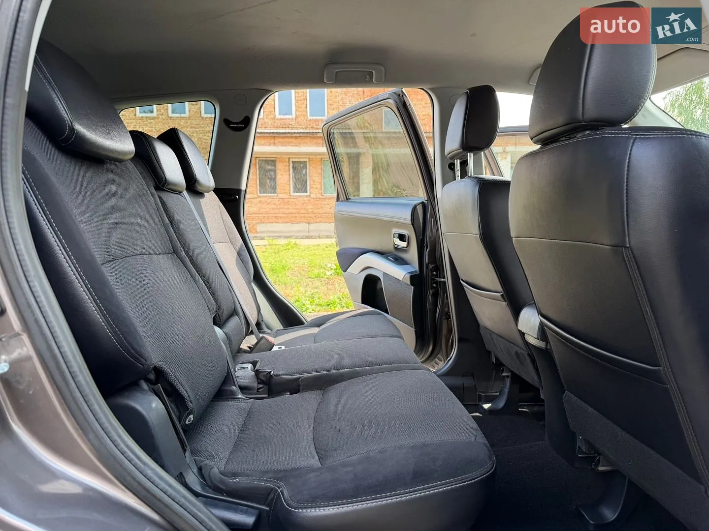 2011 Mitsubishi Outlander - мініатюра 37