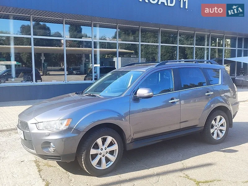 Mitsubishi Outlander XL 2012
