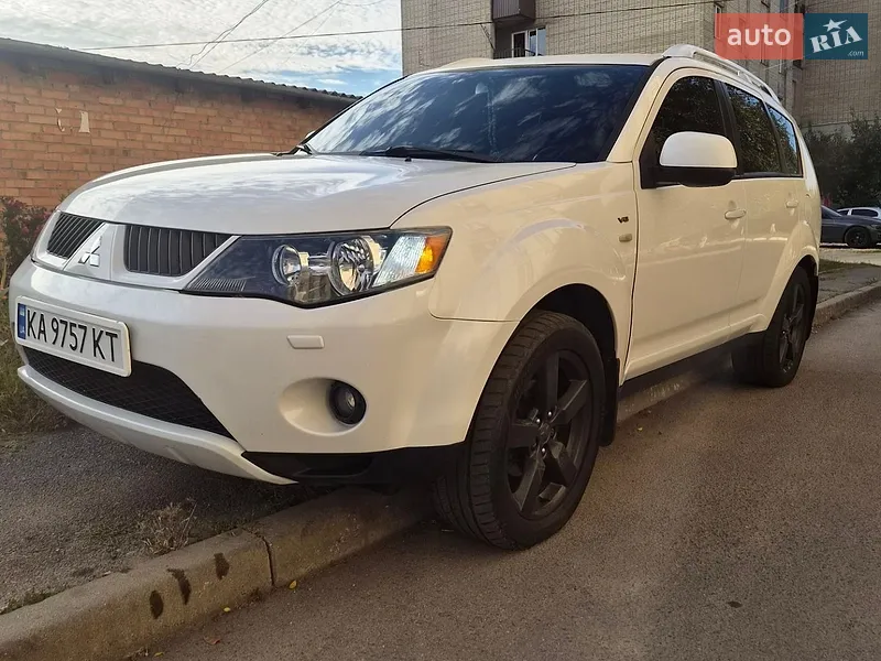 Mitsubishi Outlander XL