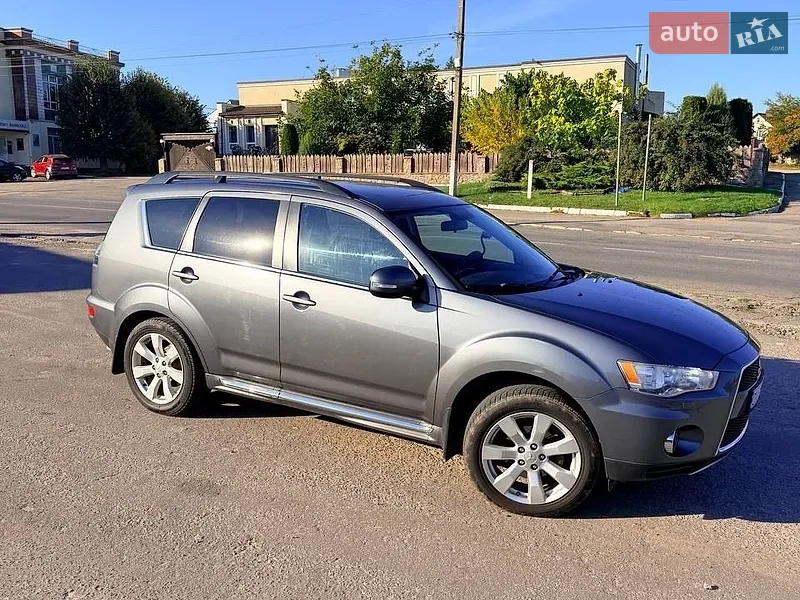 Mitsubishi Outlander XL
