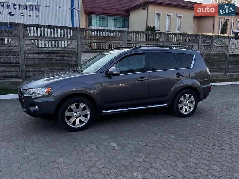 Mitsubishi Outlander XL 2011