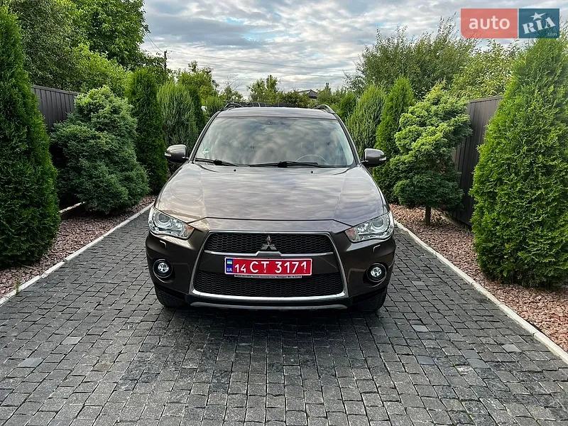 Mitsubishi Outlander XL