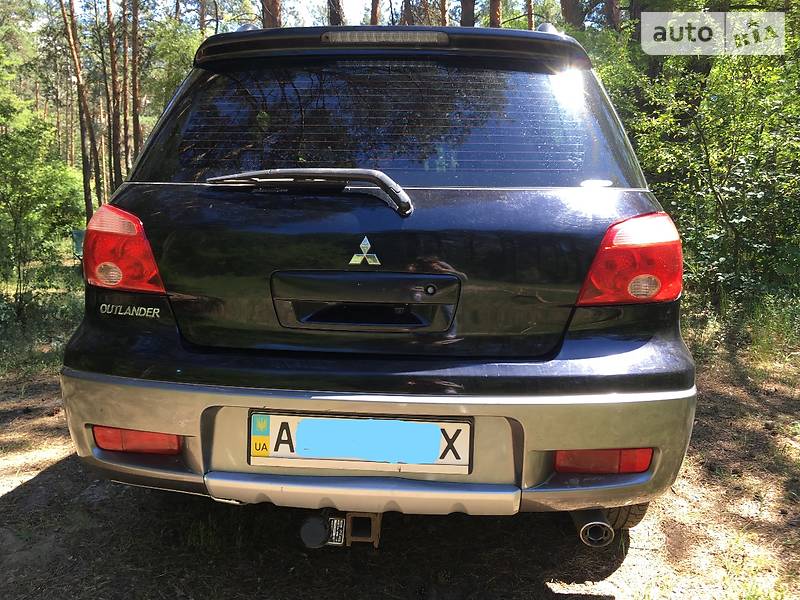 Позашляховик / Кросовер Mitsubishi Outlander 2005 в Києві