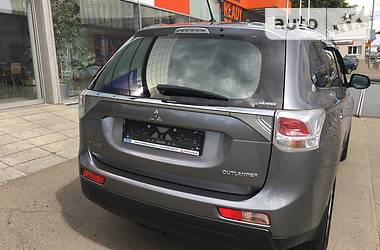 Внедорожник / Кроссовер Mitsubishi Outlander 2014 в Киеве