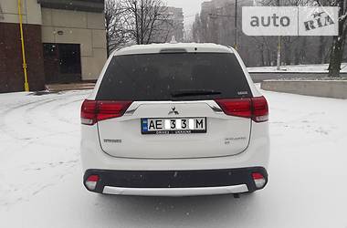 Внедорожник / Кроссовер Mitsubishi Outlander 2016 в Днепре