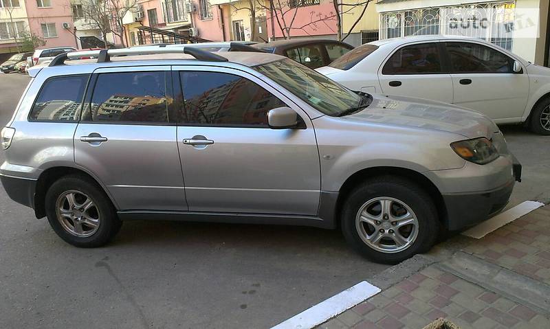 Mitsubishi Outlander 2004 года
