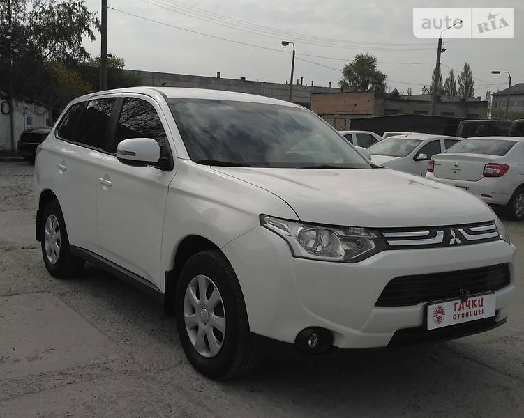 Mitsubishi Outlander 2012 года