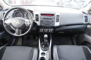 Внедорожник / Кроссовер Mitsubishi Outlander 2010 в Киеве