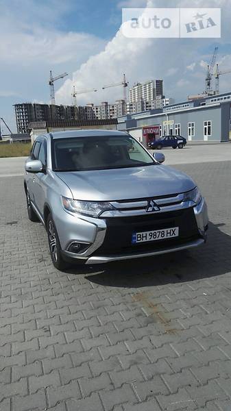 Позашляховик / Кросовер Mitsubishi Outlander 2016 в Одесі