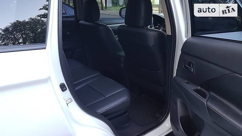 Позашляховик / Кросовер Mitsubishi Outlander 2012 в Харкові фото 9 Позашляховик / Кросовер Mitsubishi Outlander 2012 в Харкові