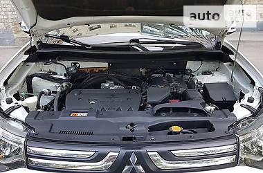 Позашляховик / Кросовер Mitsubishi Outlander 2012 в 