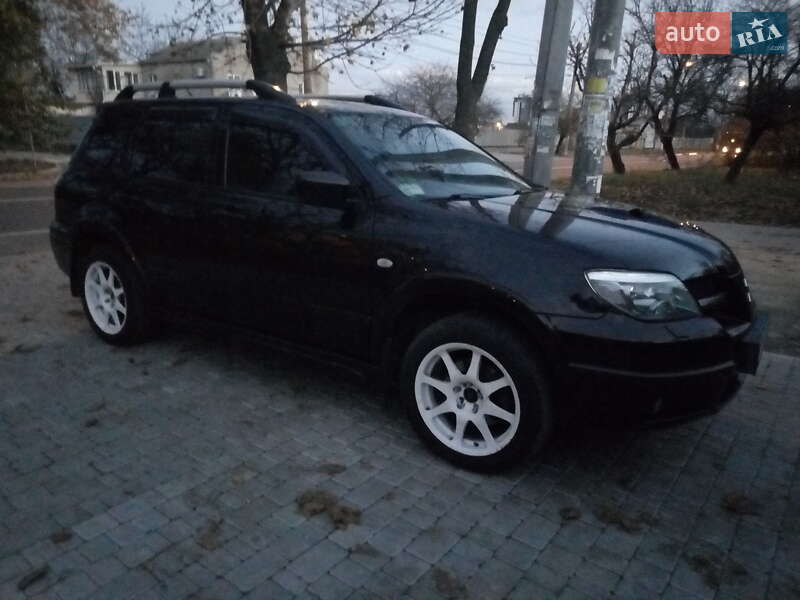 Внедорожник / Кроссовер Mitsubishi Outlander 2005 в Одессе