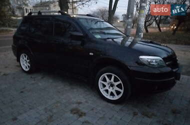 Внедорожник / Кроссовер Mitsubishi Outlander 2005 в 