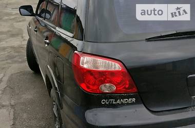 Позашляховик / Кросовер Mitsubishi Outlander 2005 в Києві