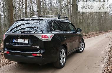 Внедорожник / Кроссовер Mitsubishi Outlander 2014 в Житомире