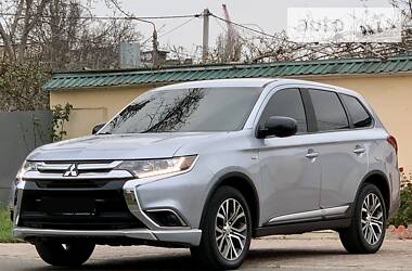 Внедорожник / Кроссовер Mitsubishi Outlander 2018 в Одессе