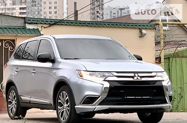 Внедорожник / Кроссовер Mitsubishi Outlander 2018 в Одессе