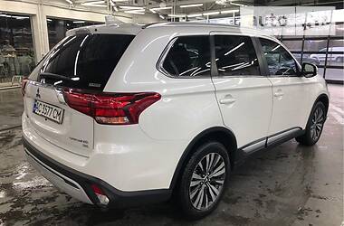 Внедорожник / Кроссовер Mitsubishi Outlander 2019 в Луцке