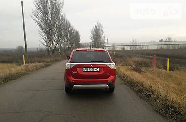 Позашляховик / Кросовер Mitsubishi Outlander 2014 в 