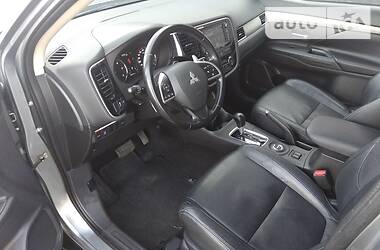 Позашляховик / Кросовер Mitsubishi Outlander 2013 в 