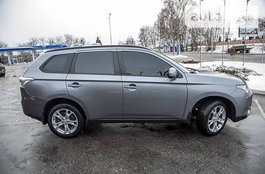 Внедорожник / Кроссовер Mitsubishi Outlander 2014 в Хмельницком